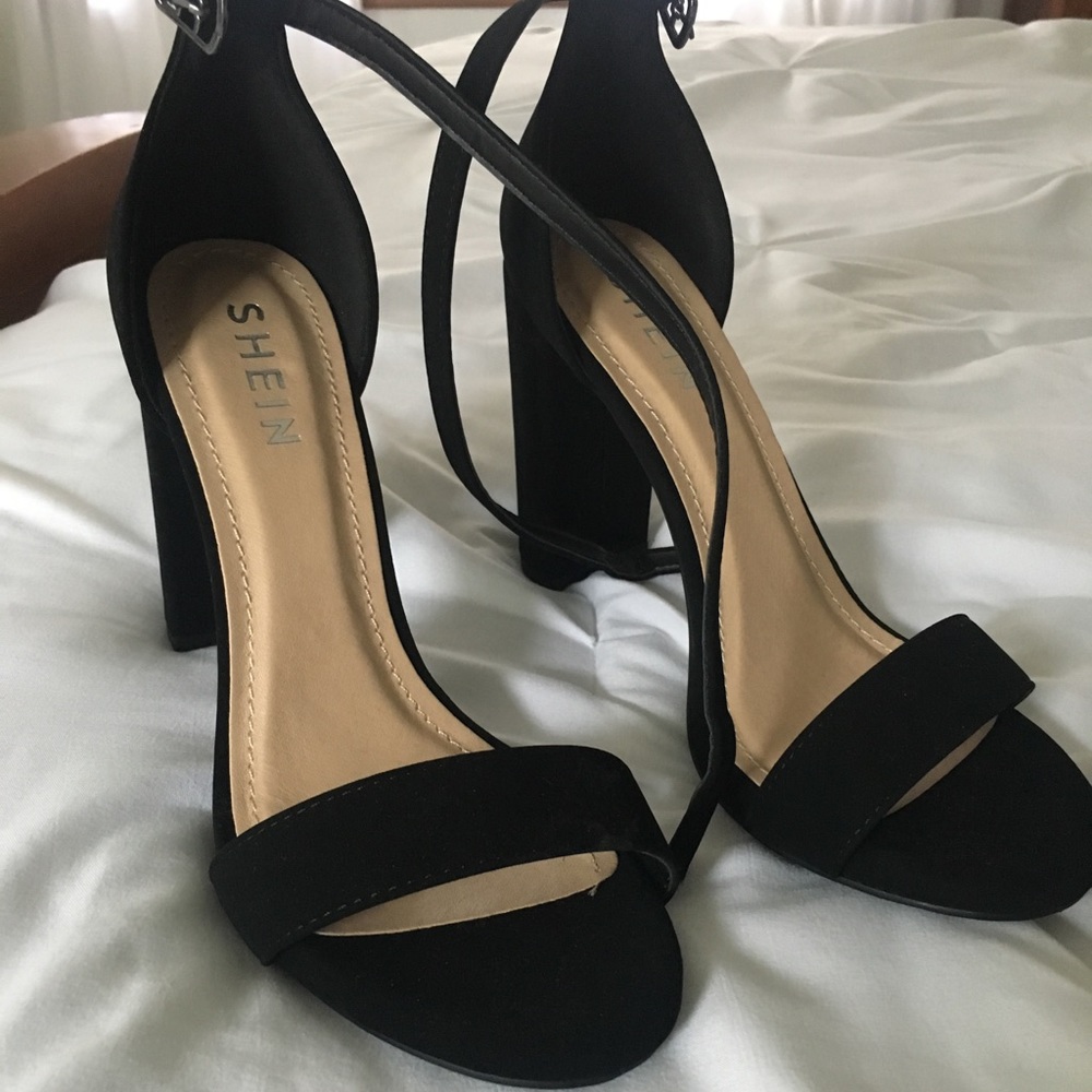 SHEIN thin strap block heals